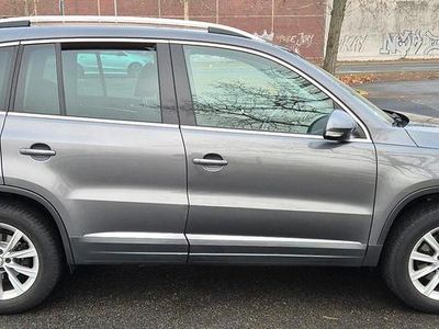 Grau Gebraucht 2009 VW Tiguan SUV | 11.000 € (Teuer)
