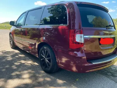 Gebraucht Chrysler Grand Voyager 287 PS (211 kW) 2016 Rot Van / Kleinbus