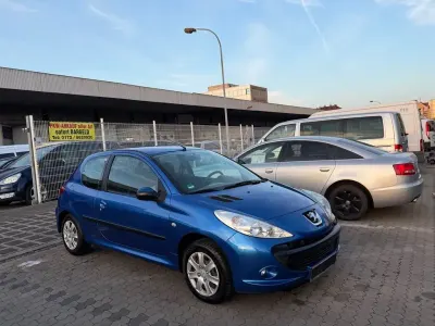 Gebraucht Peugeot 206 75 PS (55 kW) 2010 Blau Limousine