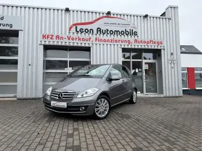 Gebraucht Mercedes A200 Elegance 136 PS (100 kW) 2011 Grau Limousine