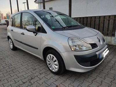 Second-hand Renault Grand Modus 75 CP (55 kW) 2009 Argintiu Monovolum