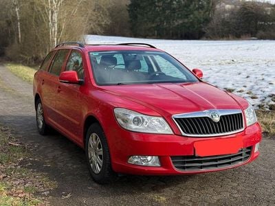 Rot Gebraucht 2010 Skoda Octavia Kombi | 3.000 €