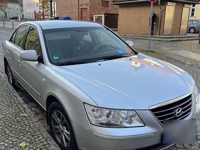 Second-hand Hyundai Sonata 170 CP (125 kW) 2009 Gri Berlinǎ