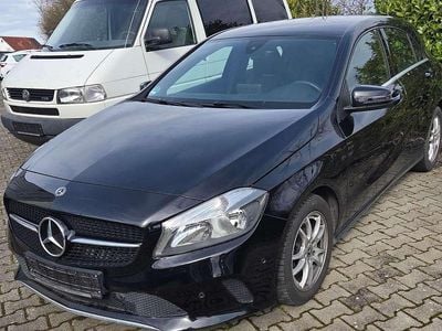 Usata Mercedes A180 Style 122 CV (89 kW) 2017 Nero Berlina