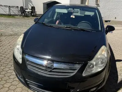 Gebraucht Opel Corsa Selection 86 PS (63 kW) 2010 Schwarz Kleinwagen