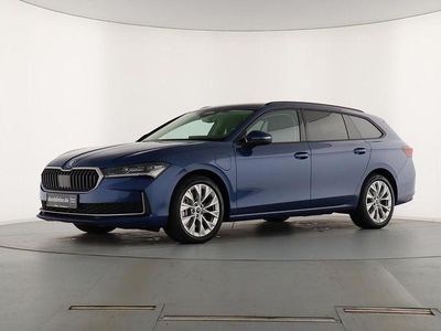 Gebraucht Skoda Superb Selection 204 PS (150 kW) 2025 Cobalt blau metallic Kombi