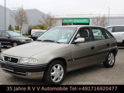Beige Gebraucht 1995 Opel Astra Limousine | 2.500 €