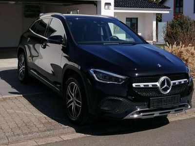 Gebraucht Mercedes GLA200 Progressive 163 PS (119 kW) 2020 Schwarz SUV