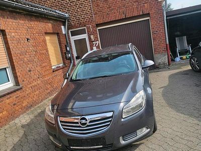 Usado Opel Insignia Selection 131 HP (96 kW) 2011 Cinzento Carrinha