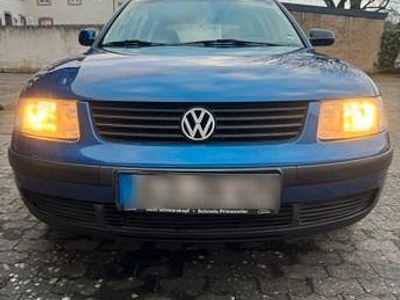 Gebraucht VW Passat Basis 101 PS (74 kW) 1997 Blau Kombi