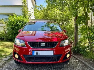 Gebraucht Seat Alhambra 140 PS (102 kW) 2011 Rot Van / Kleinbus