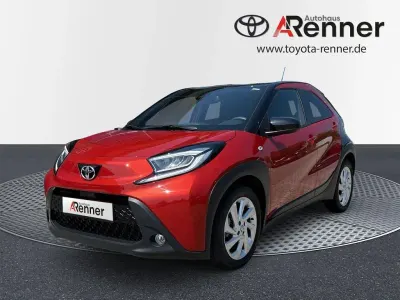 Gebraucht Toyota Aygo X Pulse 72 PS (52 kW) 2022 Rot SUV