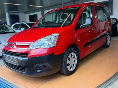 Gebraucht Citroën Berlingo Attraction 75 PS (55 kW) 2012 Rot Van / Kleinbus