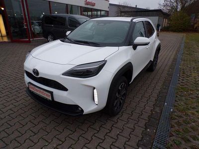 Neu Toyota Yaris Cross Play 129 PS (94 kW) 2025 Weiß SUV