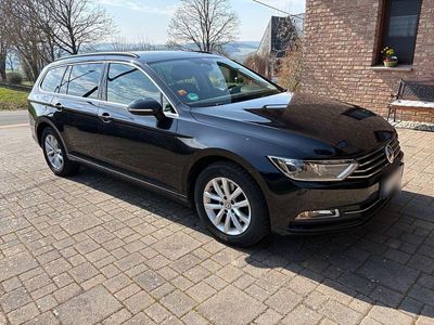 Gebraucht VW Passat Comfortline 150 PS (110 kW) 2019 Schwarz Kombi