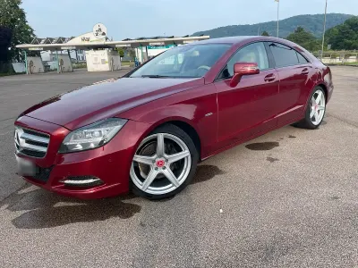 Używany Mercedes CLS350 306 KM (225 kW) 2012 Czerwony Sedan/Limuzyna