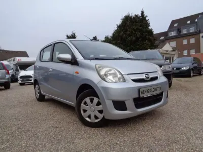 Gebraucht Daihatsu Cuore 58 PS (42 kW) 2008 Silber grau Kleinwagen