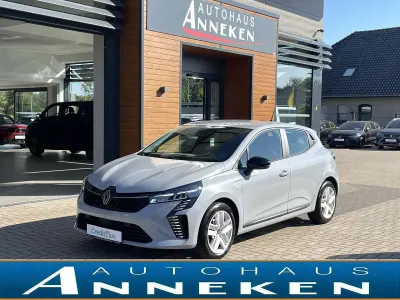 Gebraucht Renault Clio V Evolution 91 PS (66 kW) 2025 Rafalegrau metallic Limousine