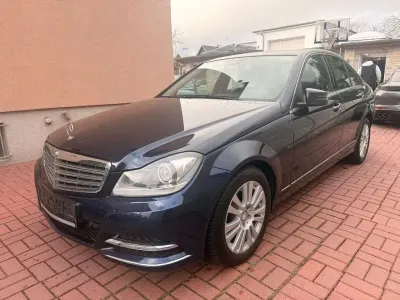 Gebraucht Mercedes C180 156 PS (114 kW) 2014 Cavansitblau Limousine
