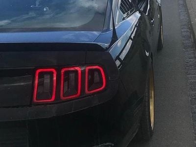 Gebraucht Ford Mustang GT 417 PS (306 kW) 2014 Schwarz Coupé