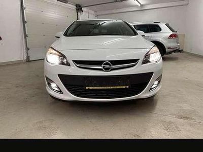Gebraucht Opel Astra Selection 125 PS (91 kW) 2013 Kombi