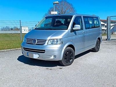 Usata VW Caravelle 102 CV (75 kW) 2009 Argento Furgone