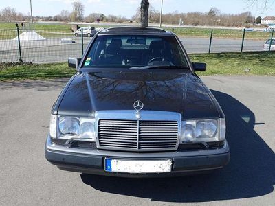 Usata Mercedes 260 Sportline 160 CV (117 kW) 1992 Nero Berlina