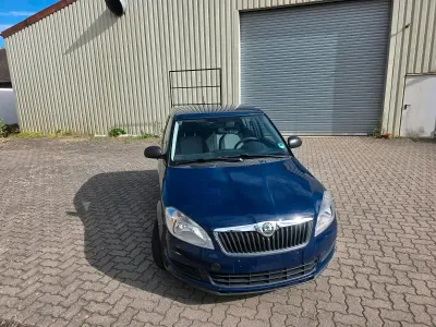 Gebraucht Skoda Fabia 60 PS (44 kW) 2010 Blau Kleinwagen