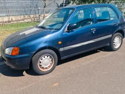 Gebraucht Toyota Starlet 75 PS (55 kW) 1998 Blau Kleinwagen