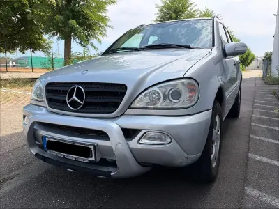 Gebraucht Mercedes ML270 163 PS (119 kW) 2003 Silber SUV