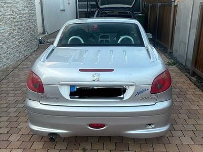 Gebraucht Peugeot 206 CC Quiksilver 109 PS (80 kW) 2005 Silber Cabrio