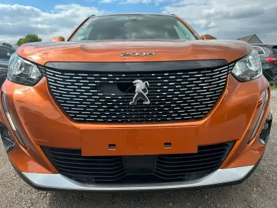 Gebraucht Peugeot 2008 Allure 131 PS (96 kW) 2021 Orange SUV