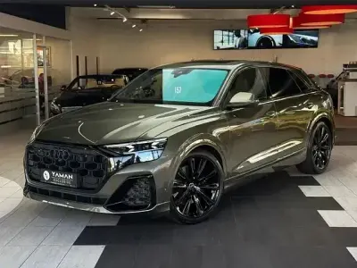 Usado Audi SQ8 Advanced Plus 507 HP (372 kW) 2024 Verde SUV