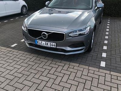 Second-hand Volvo V90 Momentum 150 CP (110 kW) 2018 Gri Break