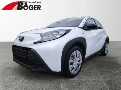 Gebraucht Toyota Aygo X Business Edition 72 PS (52 kW) 2025 Super white 2 SUV