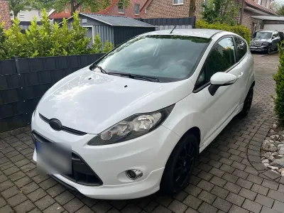 Gebraucht Ford Fiesta 60 PS (44 kW) 2009 Weiß Kleinwagen