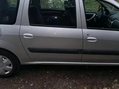 Gebraucht Dacia Logan MCV 75 PS (55 kW) 2010 Silber Kombi