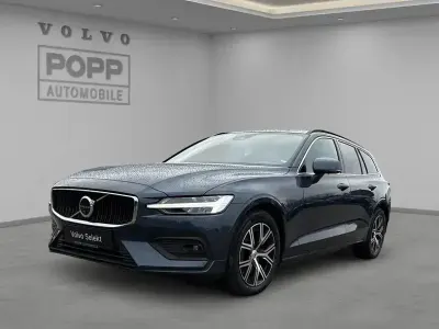 Używany Volvo V60 Core 197 KM (144 kW) 2024 Niebieski Kombi