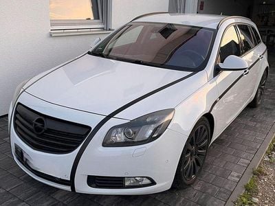 Weiß Gebraucht 2010 Opel Insignia Sport Kombi | 4.500 € (Fairer Preis)