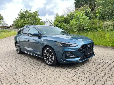 Gebraucht Ford Focus ST-Line X 155 PS (114 kW) 2025 Chrome blau (metallic) Kombi