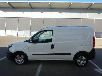 Gebraucht Fiat Doblò Trekking 95 PS (69 kW) 2021 Weiß Van / Kleinbus