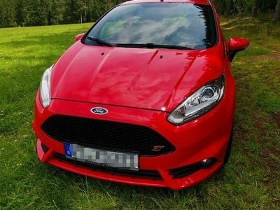 Rot Gebraucht 2016 Ford Fiesta Sport Kleinwagen | 6.500 € (Guter Preis)