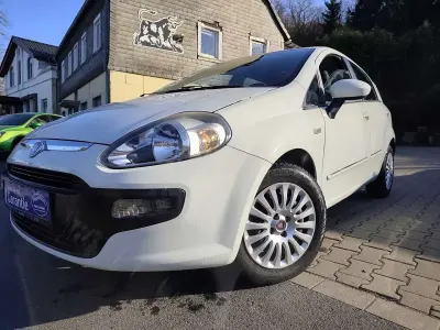 Usata Fiat Punto Dynamic 77 CV (56 kW) 2010 Bianco Utilitaria