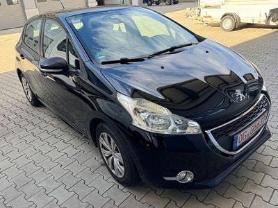 Gebraucht Peugeot 208 Active 97 PS (71 kW) 2012 Kleinwagen