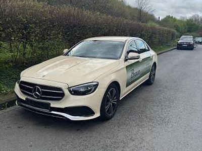 Gebraucht Mercedes E220 194 PS (142 kW) 2022 Beige Limousine