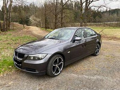 Gebraucht BMW 318 143 PS (105 kW) 2007 Grau Limousine