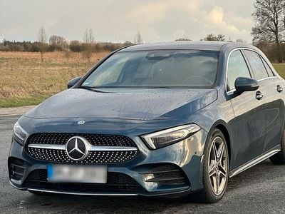 Usata Mercedes A250 AMG line 224 CV (164 kW) 2020 Blu Utilitaria