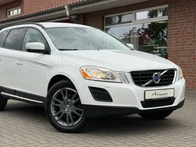 Używany Volvo XC60 Kinetic 163 KM (119 kW) 2011 Biały SUV