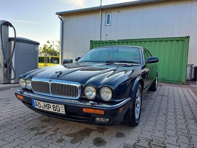 Jaguar XJ6