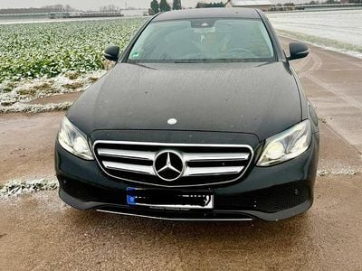 Schwarz Gebraucht 2016 Mercedes E220 Limousine | 23.200 € (Fairer Preis)